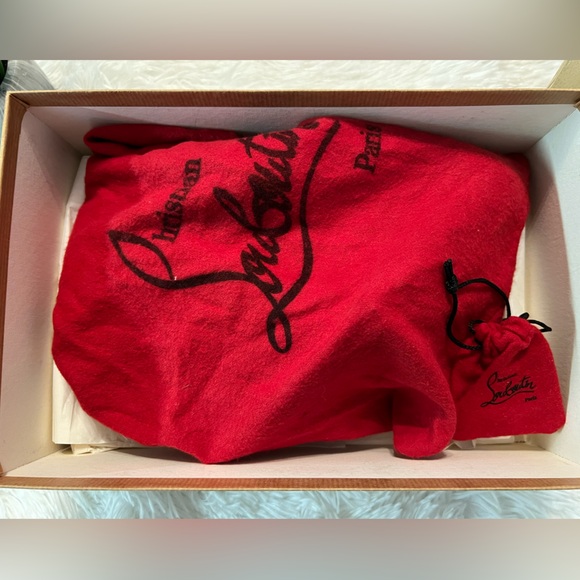 Christian Louboutin Decollete Patent Leather Heels/Pumps - Picture 16 of 16